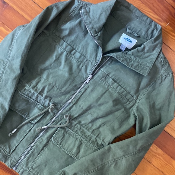 Old Navy Army Zip Jacket with snapped pockets hits just below waist - Picture 3 of 4